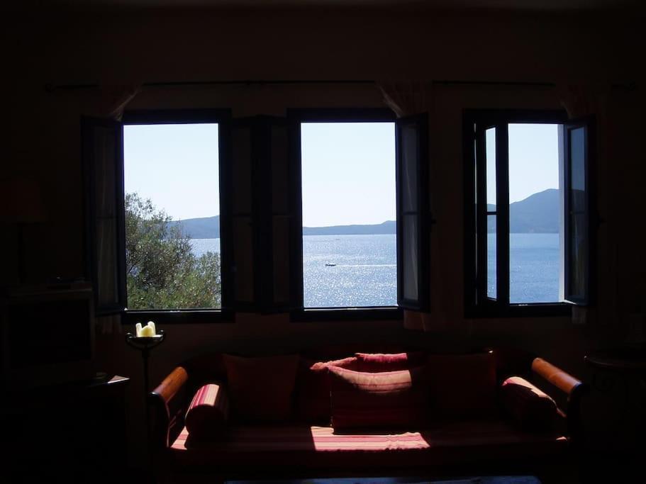 Villa With Breathtaking Views And Private Beach Agios Dimitrios  Luaran gambar